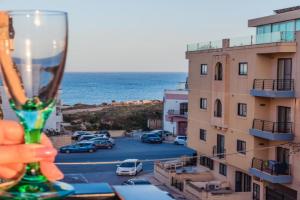 Sea-View 2 Bedroom Apt -Sleeps 6, Marsaskala