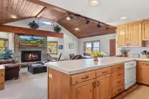 Cozy Hillside Cottage Overlooking Main Street, Park City