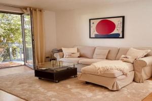 Gemütliche Wohnung mit Balkon in Apartments, Schonefeld