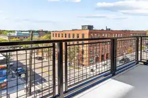 Downtown 2 King Bed Balcony Apartment, Ann Arbor