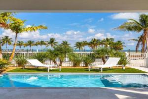 Brand New Luxury Oceanfront Home w Pool, 38' Slip Guest house, Marathon