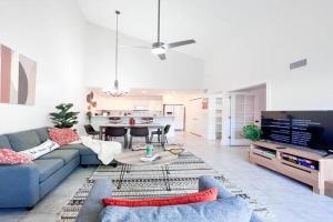 Serene Town home in with pool Guest house, Chandler