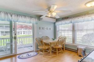 2 Mi to Drakes Island Beach Condo with Porch! Apartments, Wells