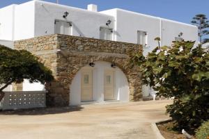 Peter Studios, Ornos