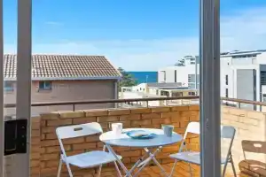 North Beach Escape - Balcony Sunrises and Ocean Walks Apartments, Wollongong