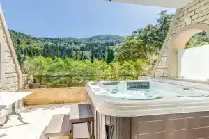 Doliva Studio Anthi private jacuzzi, Agios Gordios