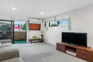 Stunning 2BR in Kelston - WIFI - Carpark Guest house, Auckland