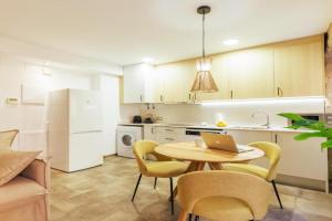 Bravissimo Mercadal, Monthly Apartment, Girona