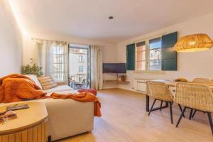 Bravissimo Catedral, with monumental views Apartments, Girona
