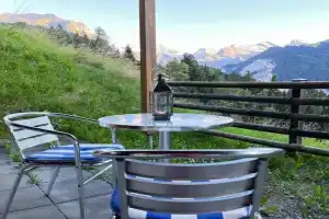 Bed & Breakfast in car-free - Hop in Nest BnB Mini-hotel, Wengen