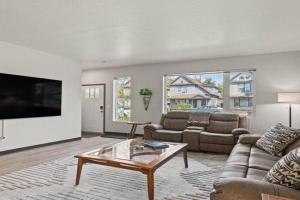 Brand New 3BD 2 5BTH Triplex Unit Near Downtown Apartments, Spokane