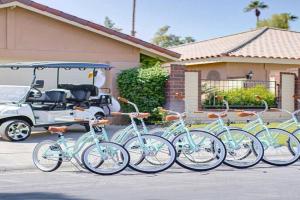 Blu Monterey - Pickleball, Golf Cart, Pools, Bikes Guest house, Palm Desert