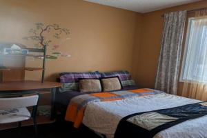 citadel cozy quilt private bedroom, Calgary