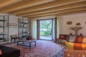 In Riva al Lago di Iseo Dependance Piano Terra Apartments, Marone