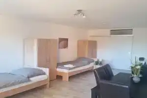 Spacious 4-Bedroom Apartment with Balcony near Frankfurt, Neu-Isenburg