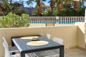 Le Victoria-Centre ville-Piscine-Parking privé-Wi-Fi Apartments, Hyeres