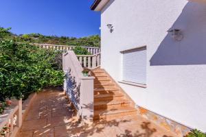 Apartment Karolina, Vinisce