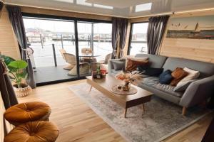 Hausboot AHOY Masal Hotel, Lubeck