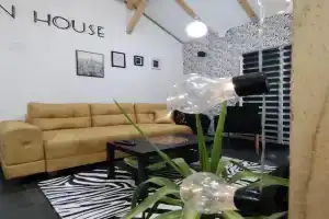 MERLIN House, Vrnyachka Banya