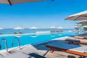Sunny Lena Premium Family Apartment with Garden, Close to Beach & Pool, Donje Petrcane