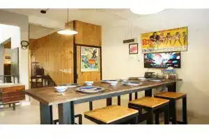 Knocknock 70s Home 5BDR at Jonker, Free Parking Guest house, Malacca