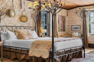 Romantic 1BR Suite on Main Street - Prime location Mini-hotel, Fredericksburg
