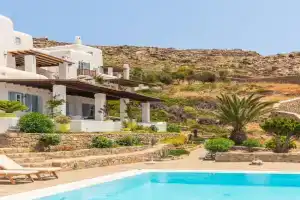 Helios Max Villa, Tourlos