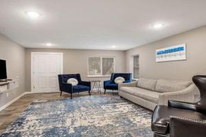 Urban Chateau Downtown Retreat Apartments, Grand Rapids