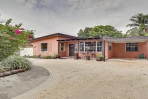 4 Mi to Beach Home with Patios! Guest house, Hollywood
