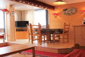 Résidence Roc De Peclet 2 - location: Studio chaleureux avec une cabine dans un quartier calme MAE-9051, Val Thorens
