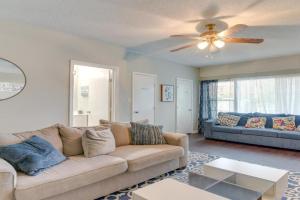 Walk to Beach Vacation Rental! Apartments, Galveston