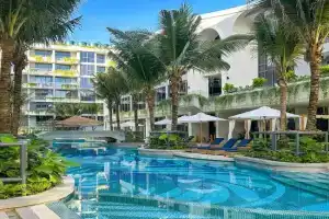 La Green Hotel and Residence, Layan Beach