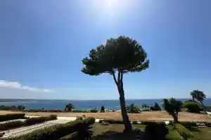 Serenity Corner Apartments, Coral Bay