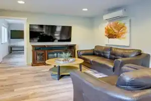 Easy Commuting! Modern Unit with Fireplace Apartments, Seatac