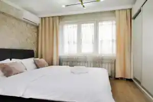 Svetlaya studiya v Molodezhke Apartments, Almaty