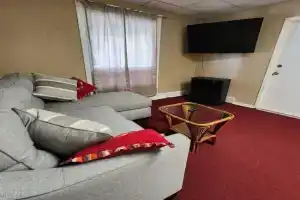 Urban Getaway on 7th Apartments, Niagara Falls
