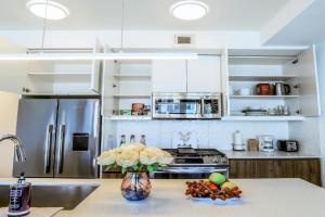 Vibrant & Modern Loft-style Walkout Near LRT Apartments, Calgary