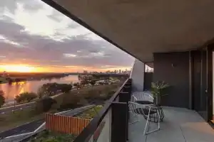 Lakeside Five Star Comfort with Uninterrupted Views Apartments, Melbourne