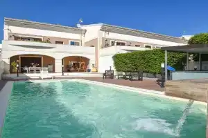 Beautiful Home In Guest house, San Giovanni la Punta