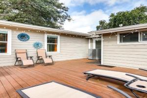 Near Beach and Attractions Home in! Guest house, Galveston
