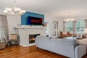 The Pinnacle at UAB - Southern Charm - Sleeps 15, Birmingham