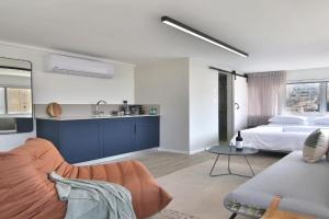 ROOFTOP 42 - Studio, Haifa