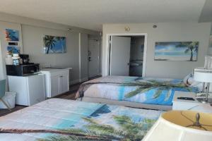 Beautiful Ocean view Condo with huge TV Apart-hotel, Daytona Beach