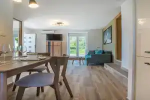 Olive Hills Apartments, Tivat