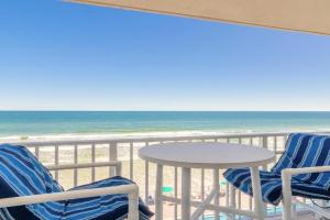 Direct Oceanfront Condo,, sleeps 4 - with pool Apart-hotel, Daytona Beach