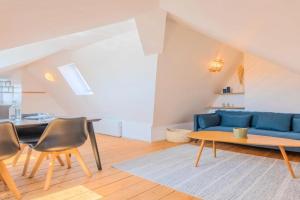 Bright one bedroom next to Wazemmes market, Lille