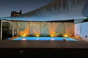 Iris pool House, Korinthos