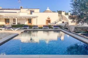 Villa with Trullo and Pool,, Alberobello