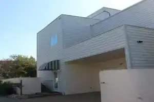 Fairbanks House with beach access just steps from your front door, Virginia Beach