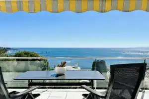 MIRADOR I. Moderno y luminoso apartamento con espectaculares vistas al mar y a la playa de Canyelles Petites. - ES-258-77, Roses